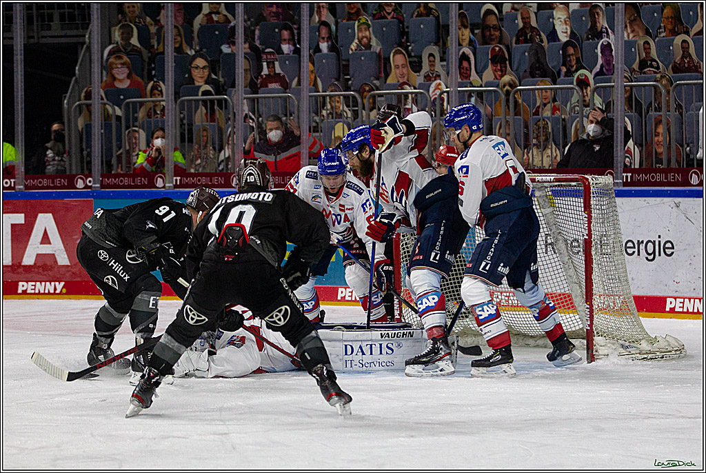 PENNY DEL;  Koelner Haie - Adler Mannheim; Koeln, 08.04.2021